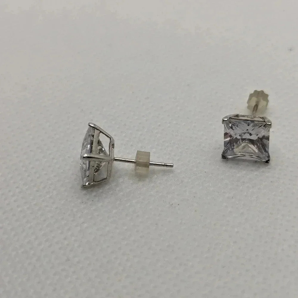925 studs - Picture 2 of 3